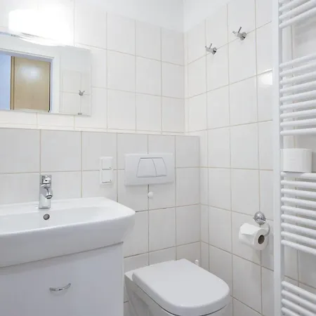 Apartment 340, Seepark *